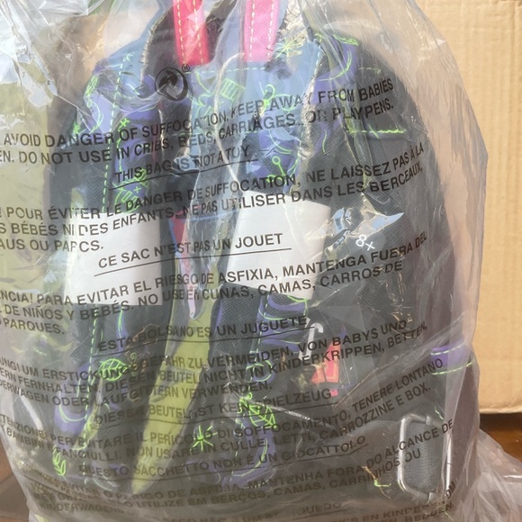 LOUNGEFLY LENTICULAR BACKPACK   DR FACILIER   .RETIRED - Picture 5 of 8